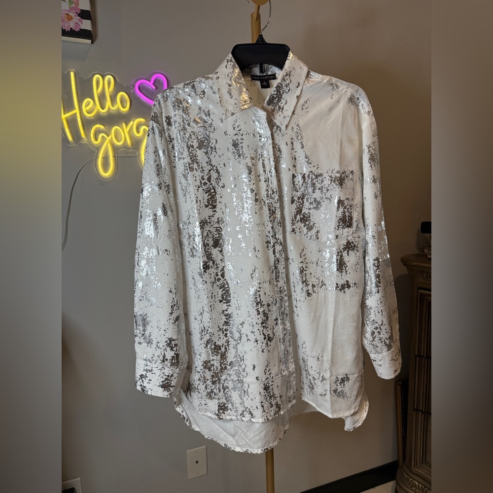 Thread Story Silver and white Blouse - Picture 6 of 10